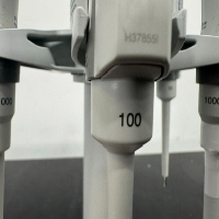 Eppendorf Research Plus Single Channel Pipettes and Stand image 3